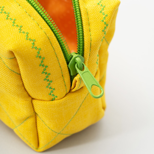 Косметичка Viluta с декоративной вышивкой Желтый