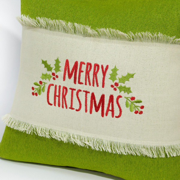 Подушка декоративная Вилюта с вышивкой Merry Christmas 40х40