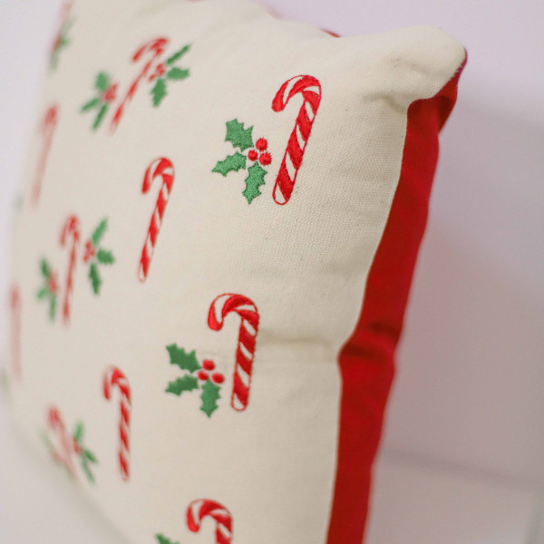 Подушка декоративная с вышивкой 40х40 Карамель/саржа