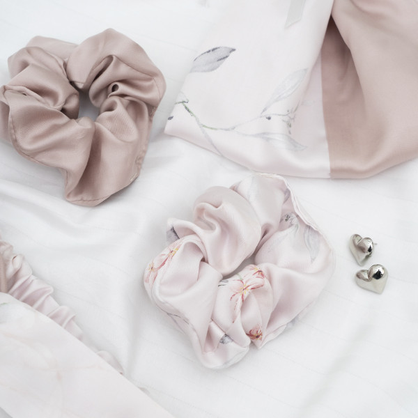 Подарочный набор резинки и повязка для волос в мешочке Viluta Tencel 01